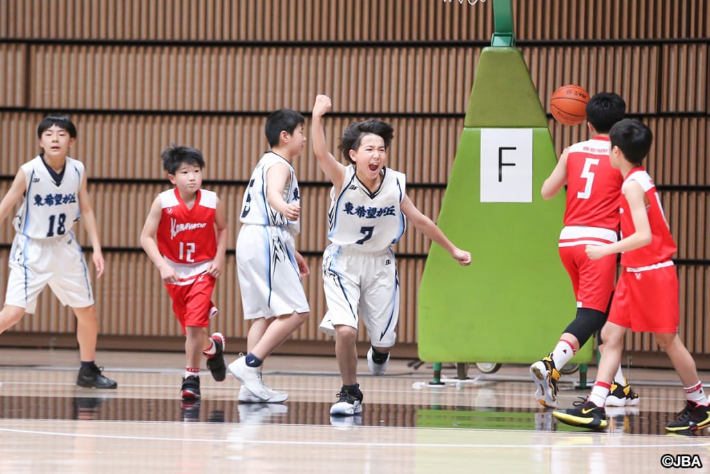 男子1日目 スピードや技術 チームプレーで補う身長差 第53回全国ミニバスケットボ ル大会 男子1日目 スピードや技術 チームプレーで補う身長差 第53回全国ミニバスケットボ ル大会